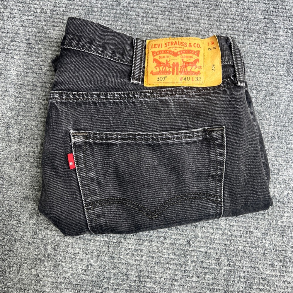 Levis 501 Original Fit Mens Faded Black Straight Leg Button Fly Jeans W40 L32